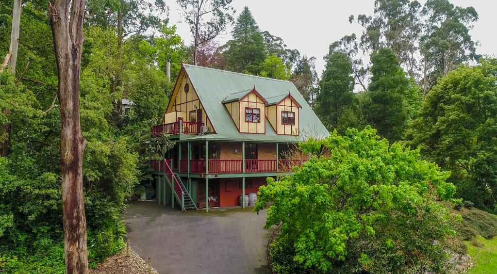 Mountain Lodge - Lilydale