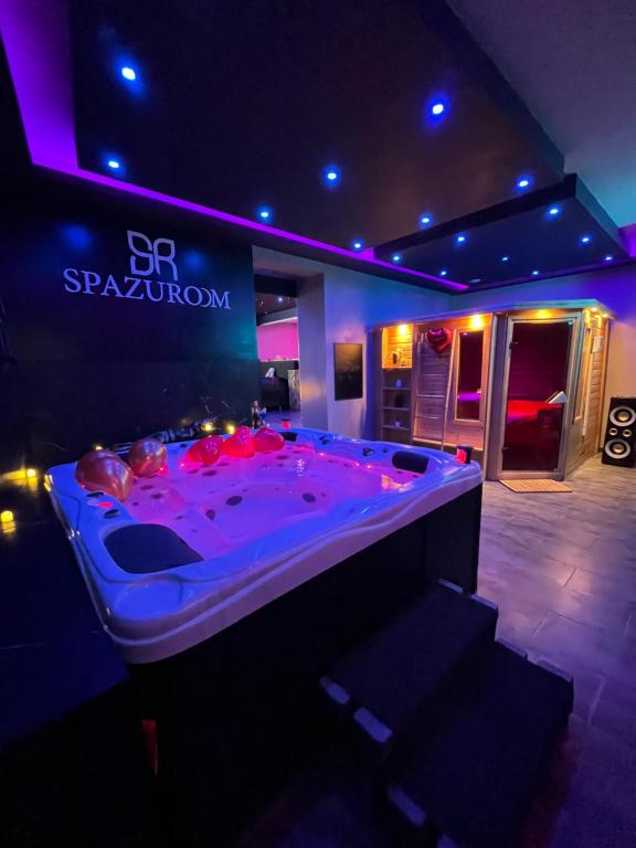 Spazuroom Luxury Suite - Neuville-en-Ferrain