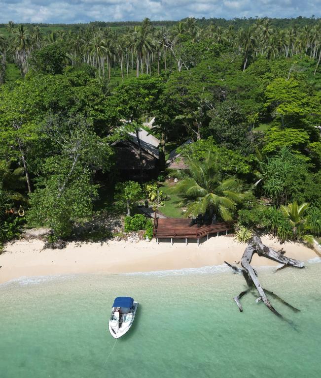 Entire Beach Front Resort Home - Tides Reach Beach House - Vanuatu