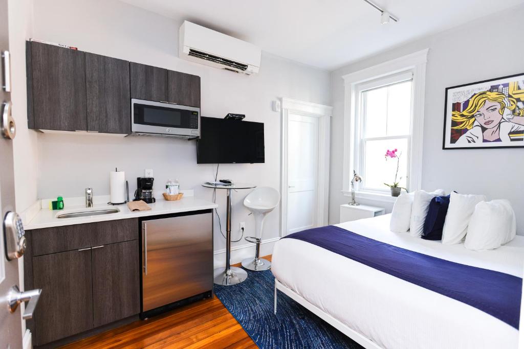 A Stylish Stay W/ A Queen Bed, Heated Floors.. #33 - Cambridge, MA