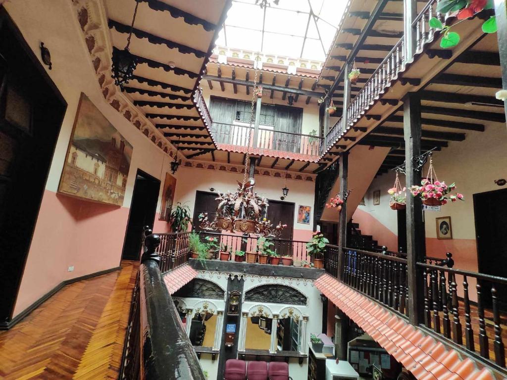 Hostal Juana De Arco - Quito