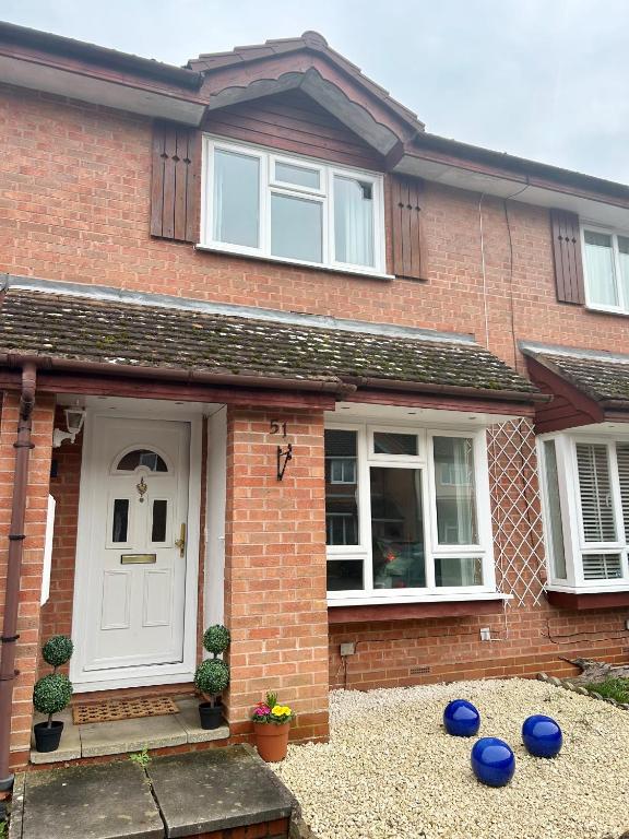Kb51 Charming 2 Bed House In Horsham, Pets Very Welcome And Long Stays With Easy Access To London, Brighton And Gatwick - Horsham