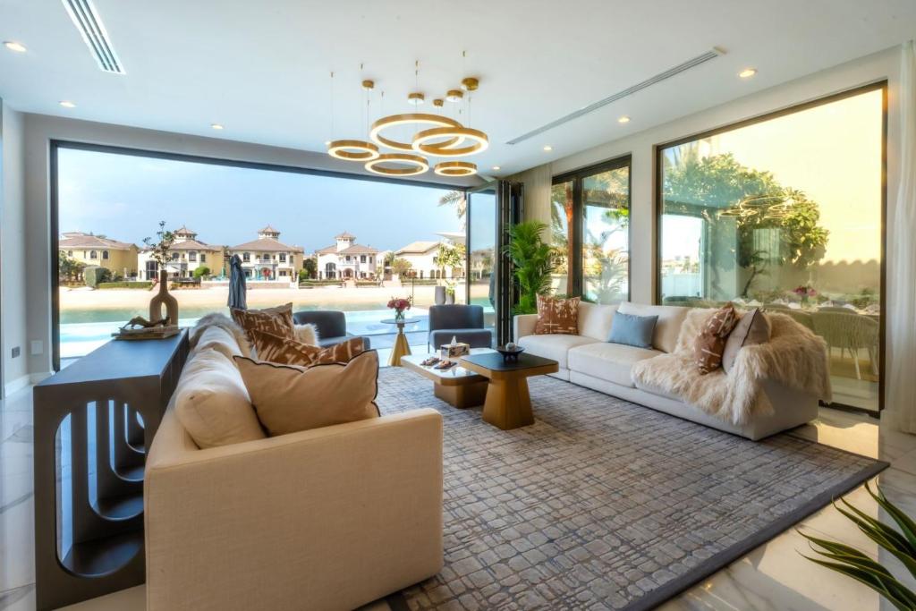 Villa Malissa- Exclusive 5-bedroom Villa By Luxury Explorers' Collection - Dubai