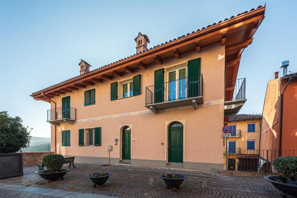 In Piazzetta Holiday Apartments, Barolo: Unit B - Barolo
