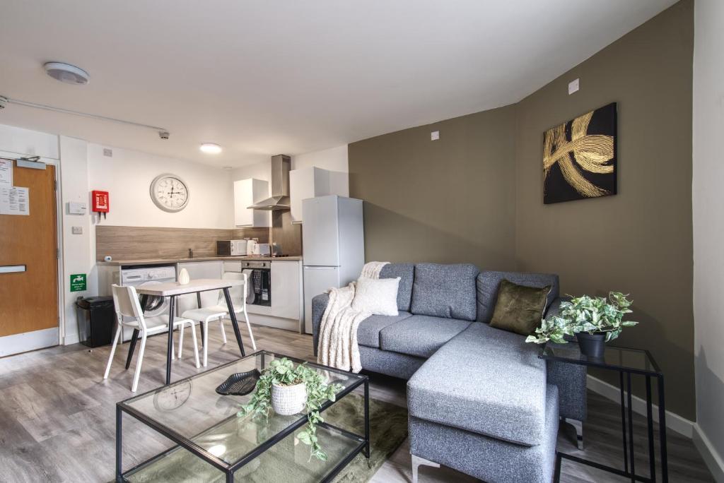#26 Phoenix Court By Derbnb, Modern 1 Bedroom Apartment, Wi-fi, Netflix & Within Walking Distance Of The City Centre - Sheffield Hallam University - City Campus