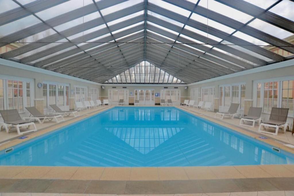 6-person Apartment With Swimming Pool Tennis Court And Free Parking Ref25 - Le Touquet