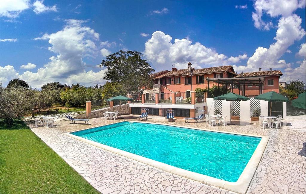 Gorgeous Home In Ascoli Piceno With Kitchenette - Ascoli Piceno