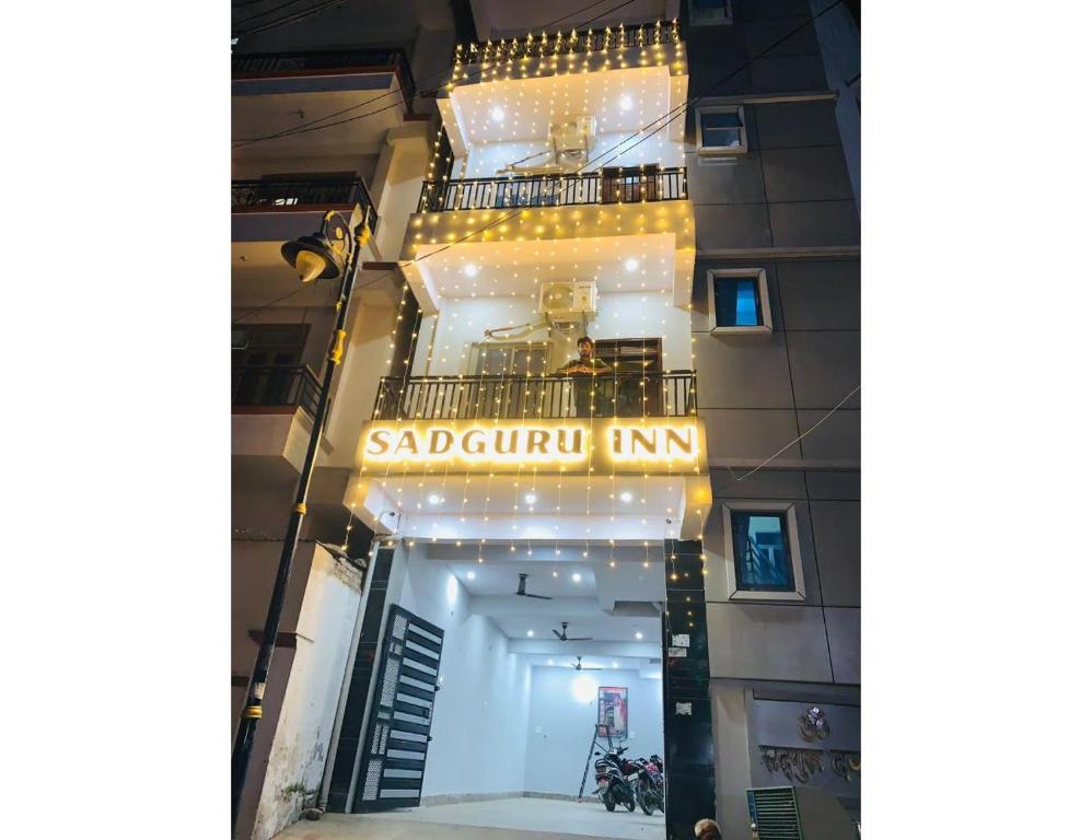 Hotel Sadguru Inn, Varanasi - Varanasi