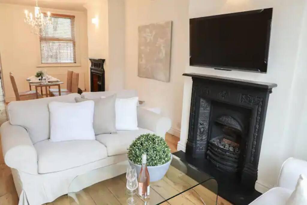 Charming 2-bed In Windsor: Walk To All The Sites! - Windsor