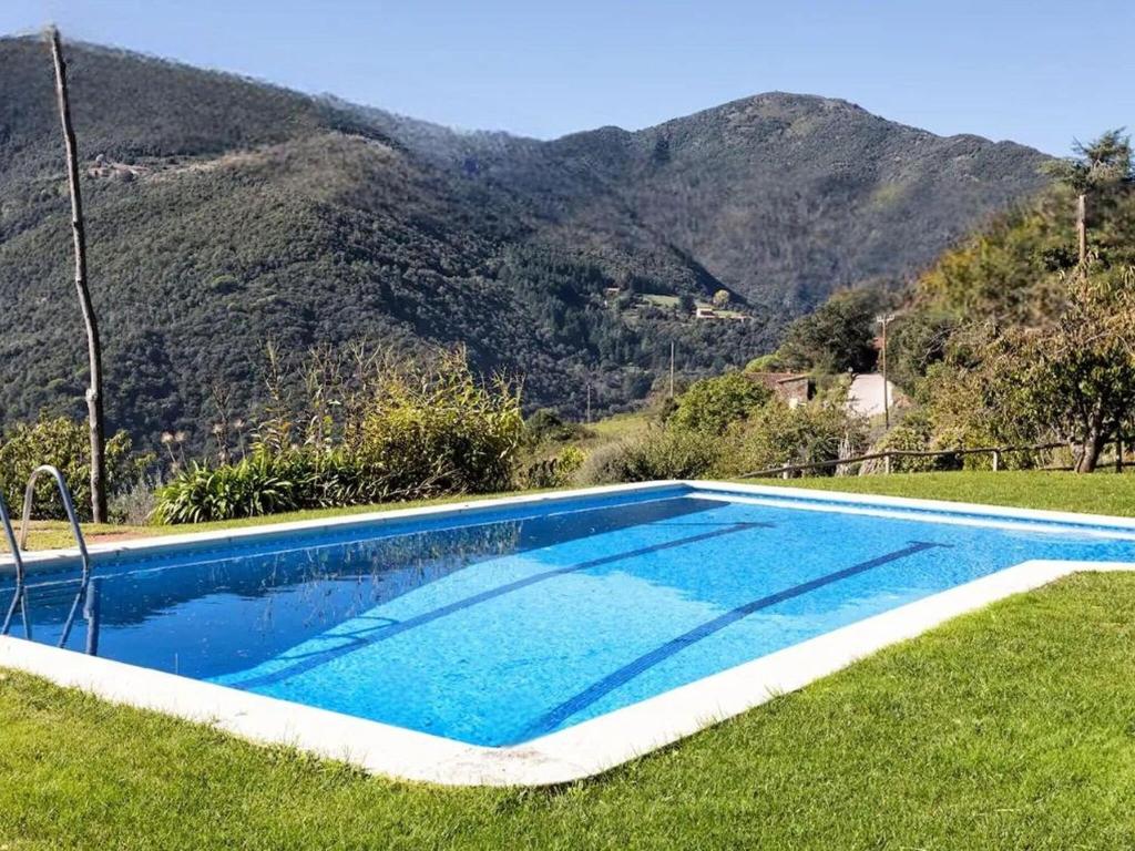 Small House With Beautiful Views And Shared Pool - Montseny