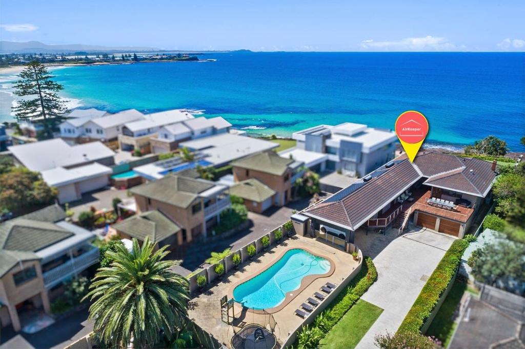 Huge Waterfront Home With Pool - Wollongong