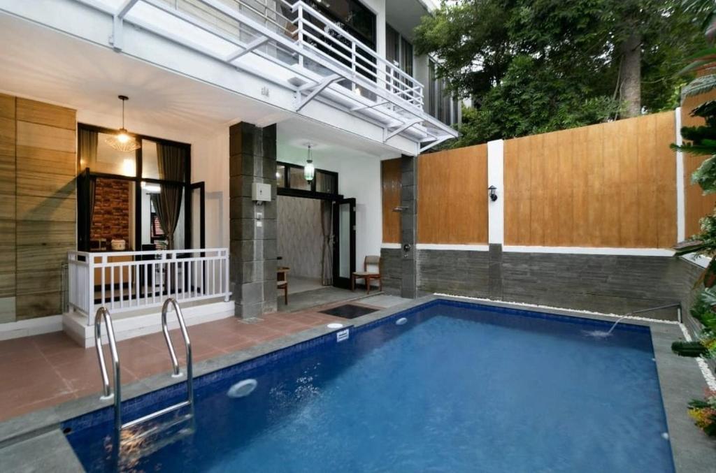 Vila Keluarga Syariah Mawar 82, Dago Resort 4br Dengan Privat Pool Bbq Dan Rooftop - インドネシア バンドン
