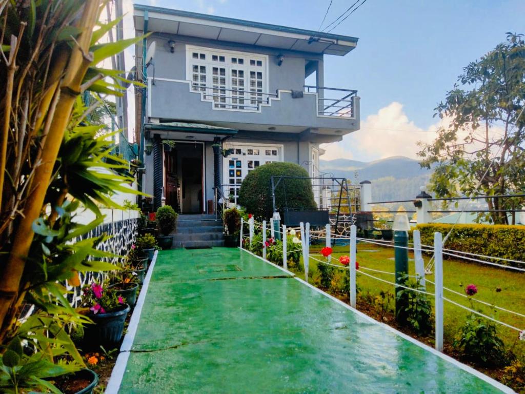 New Royal Mount Hotel - Nuwara Eliya