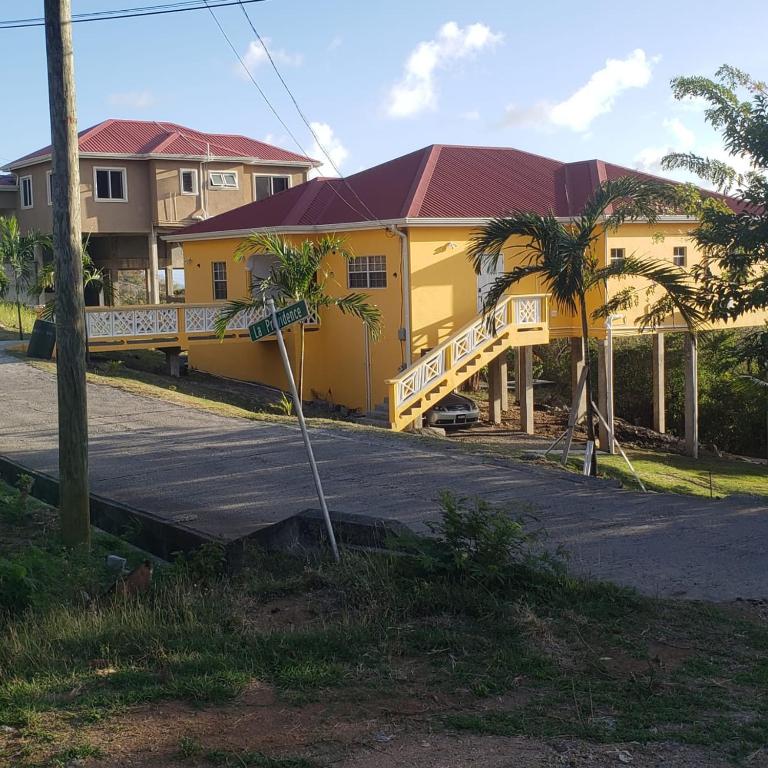 Beautiful Villa, 4 Bdrm, 5 Bed, Sleeps 8, Ocean View & 5 Min's From 2 Beaches. - Saint Lucia