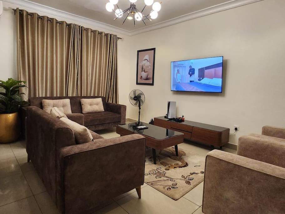 Oek Modern 2bed Top Floor Flat Karsana Abuja - Abuja