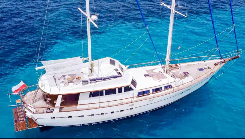 Spacious 24meters Long Yacht Lagaro / 5 Cabins - Île de Ibiza