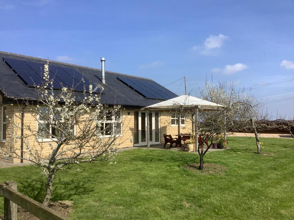 Orchard Cottage, Clematis Cottages, Stamford. Accessible Luxury Home. - Bourne