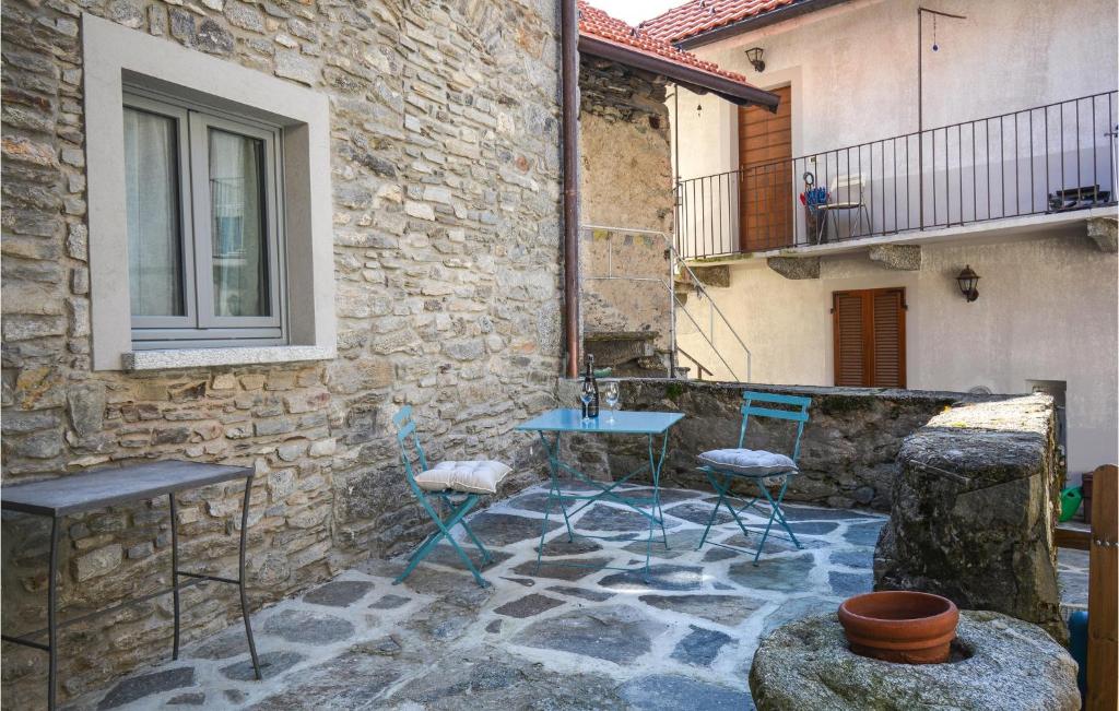 Nice Home In Albagnano Di Bee With Wifi And 2 Bedrooms - Verbania