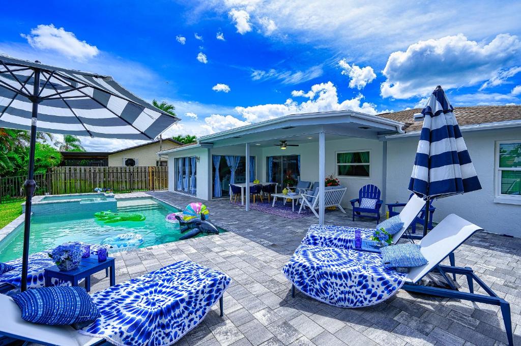 Stunning Beach Oasis With New Heated Pool And Spa! - Vineyards, FL