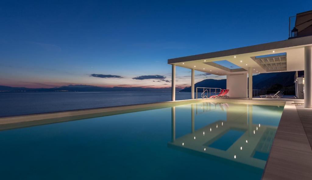 Super Luxurious Villa - 600m² - Up To 22 People - Eubea