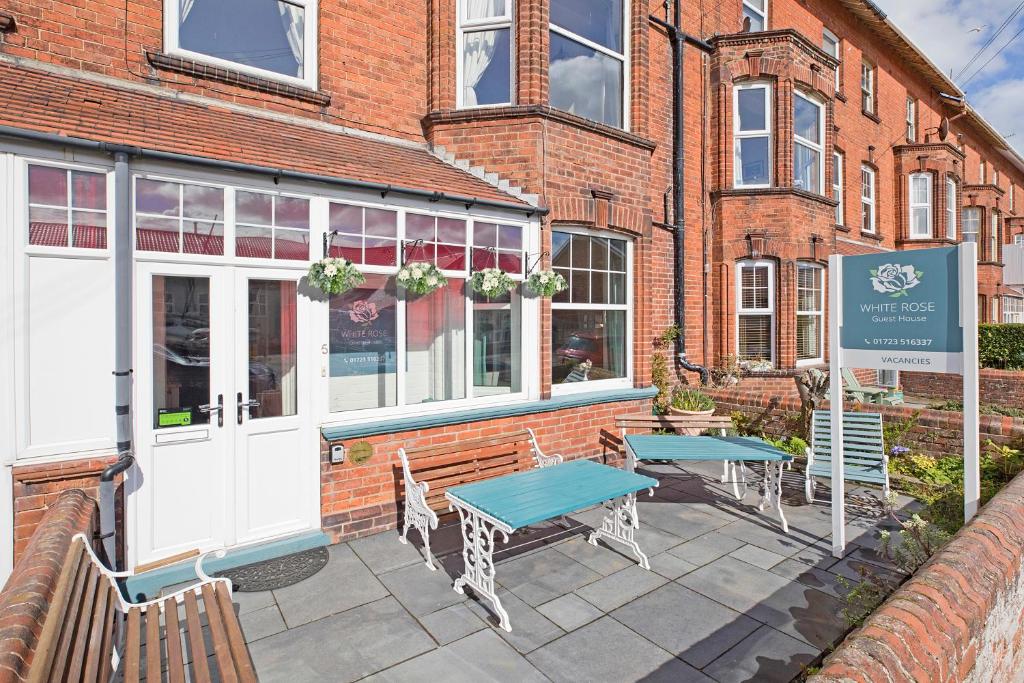 White Rose Guest House - Filey Beach
