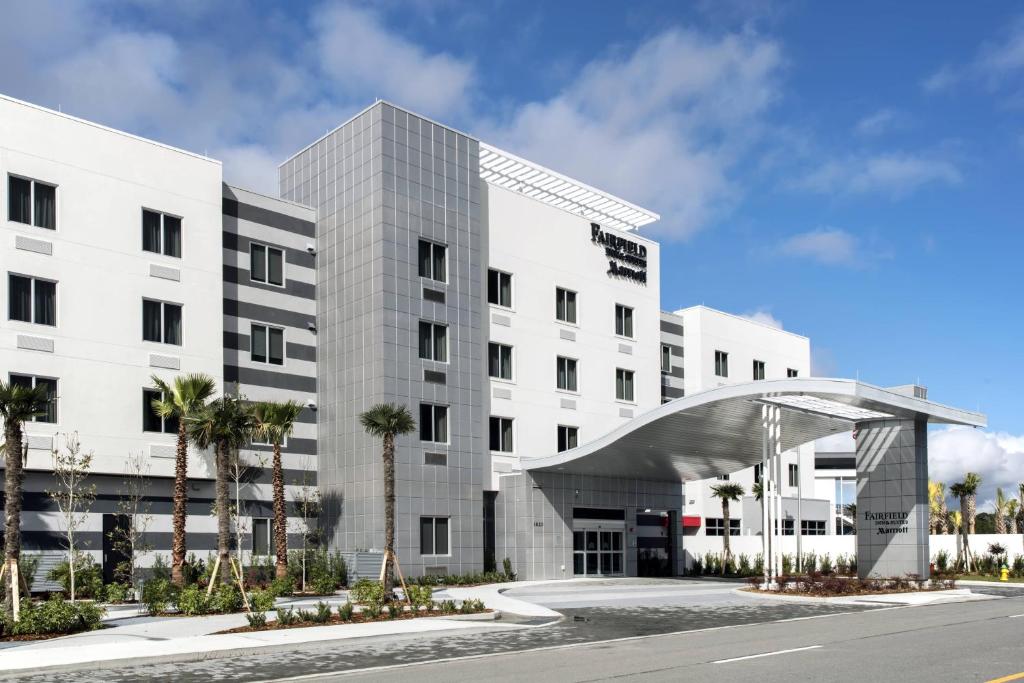 Fairfield Inn & Suites By Marriott Daytona Beach Speedway/airport - Daytona Beach, FL