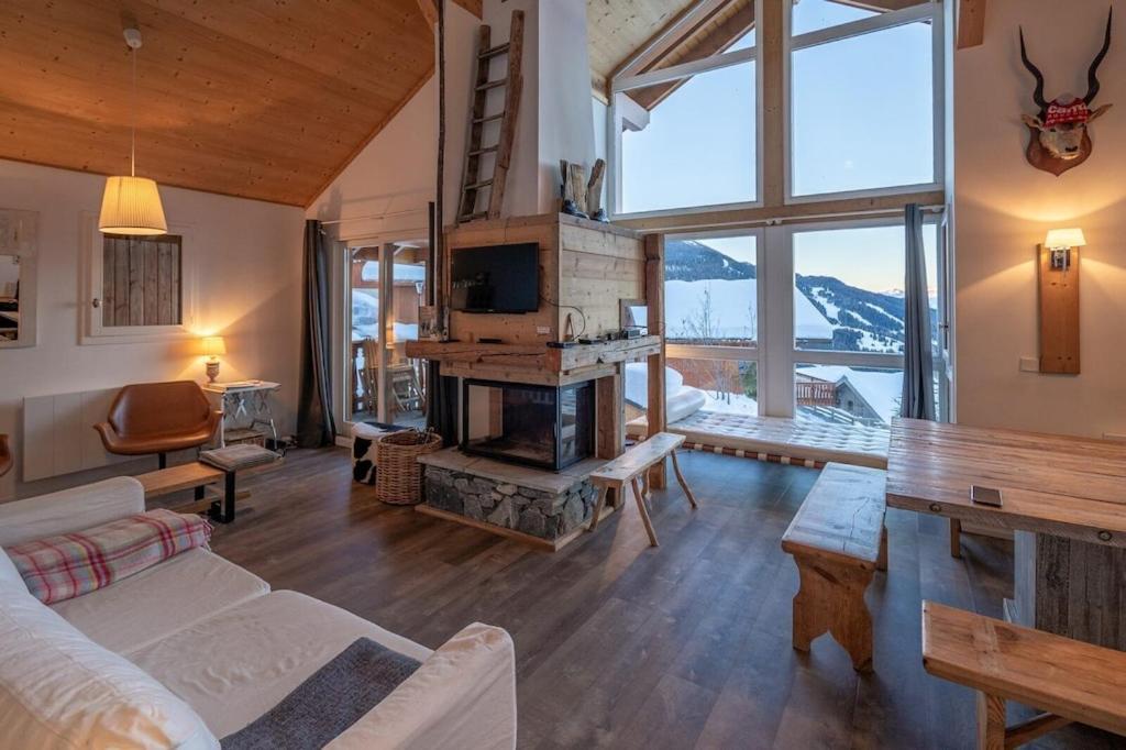 L'ourse Et L'ange - Luxury Chalet (8p). 3 Bedrooms, 2 Bathrooms And A Loft. In The Centre Of Vallandry, With Ski-in & Out - Les Coches