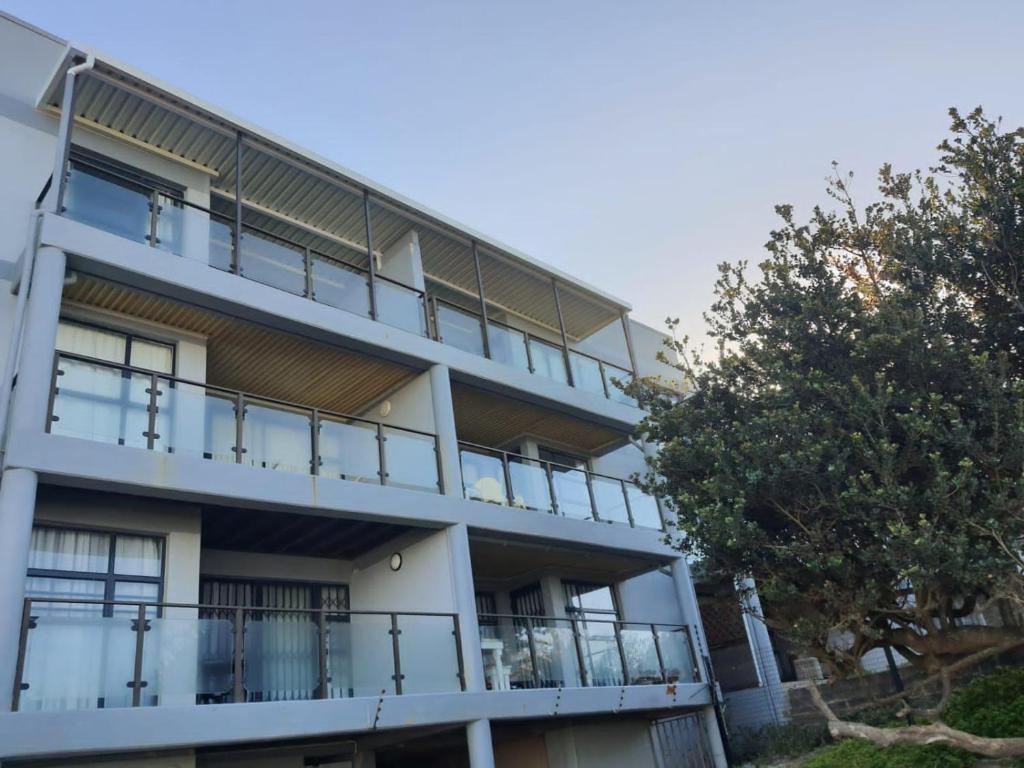 Coogee Bay Apartments - East London
