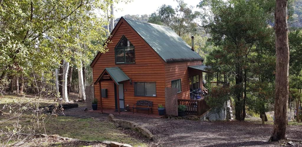 Kooka's Cottage - Off Mountain: Family/small Group Accommodation - Mount Buller