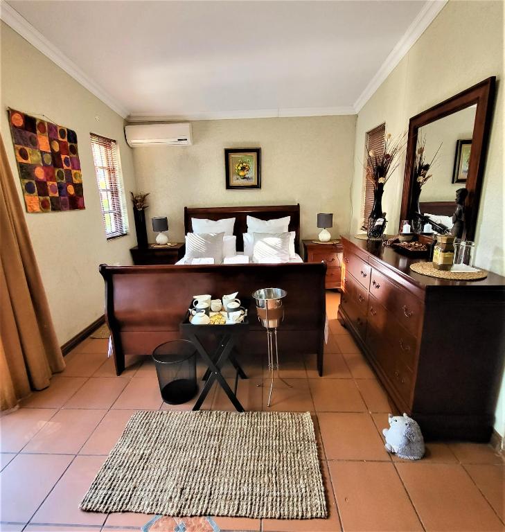 Guesthouse Private Room With Garden And Pool - Gaborone