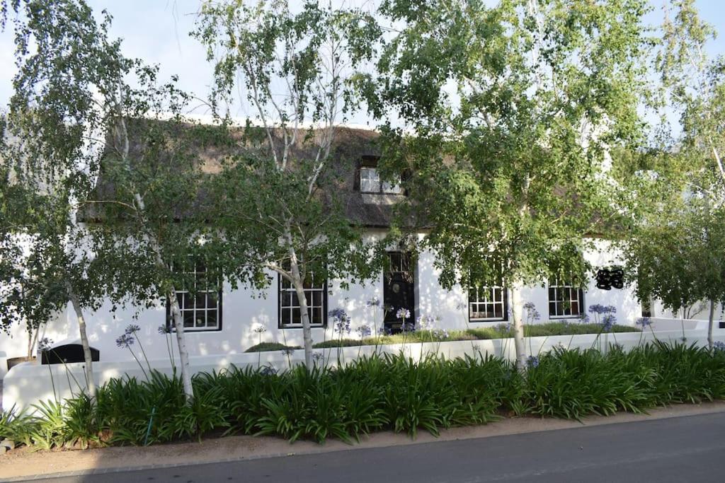 Petite France:luxury Thatched 4brcottage With Pool - Franschhoek