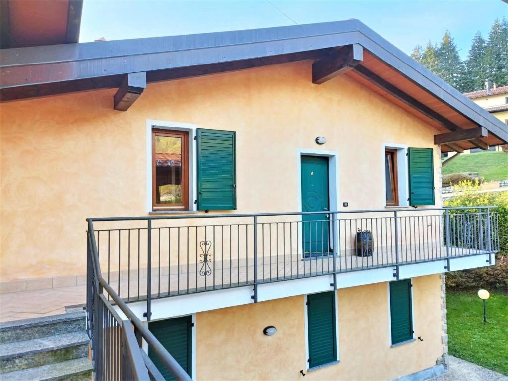 Delightful Holiday Home In Bosco Valtravaglia With Private Terrace - Luino