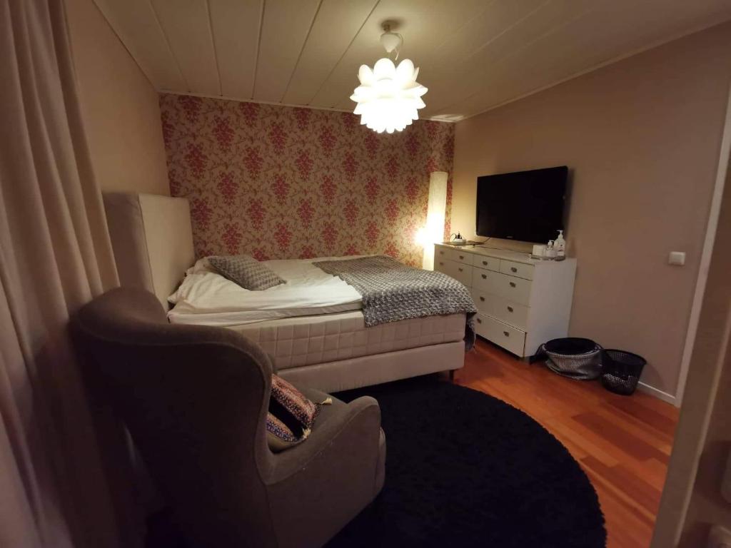 Own Room With Big Bed In A Big House! - Luleå