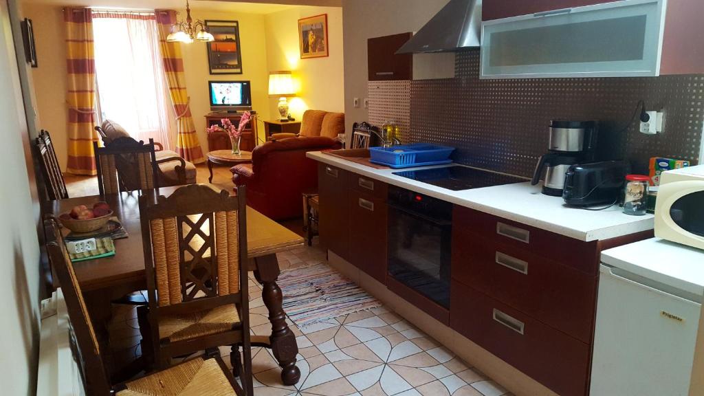 Homerez - Nice Appartement For 7 Ppl. At Morlaix - Brittany
