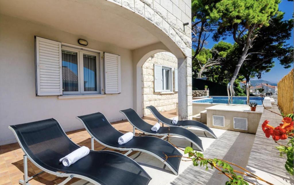 Wave N' Sea Apartment With A Private Pool - Dalmatia
