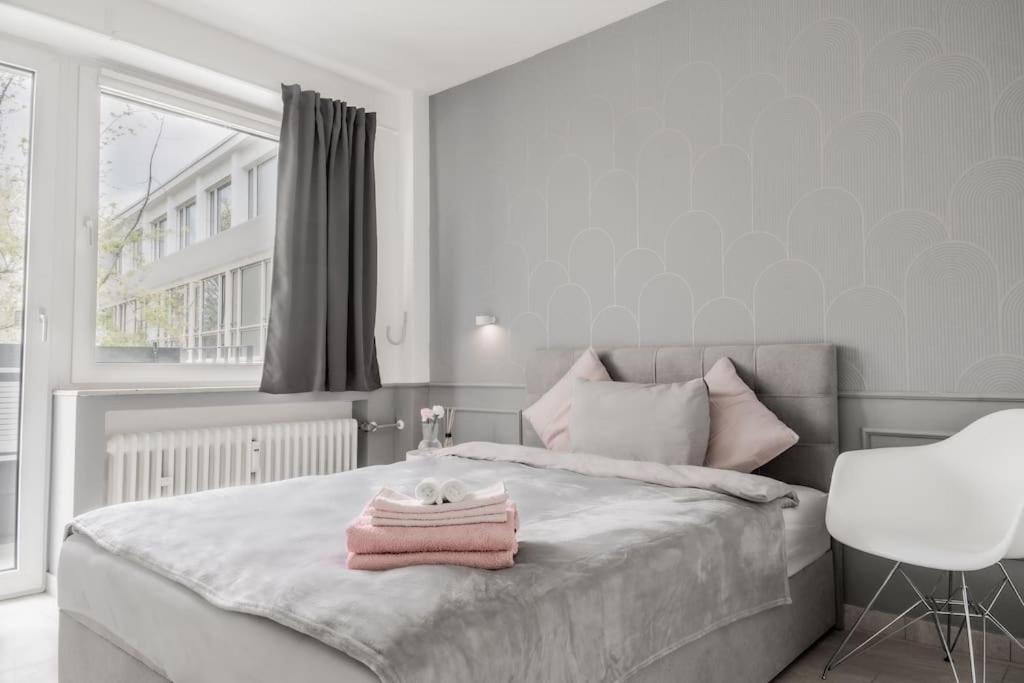 Cozy Apartment In Prime Location With Balcony - Hotel Comfort In 2 Room Apartment In Cologne Neumarkt - City Loft 11 - - Hürth