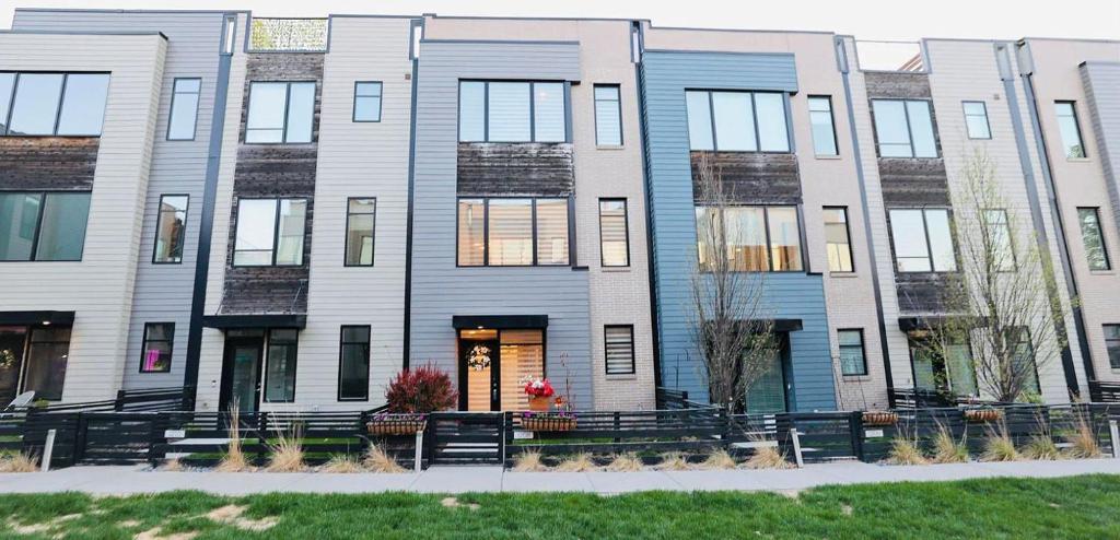 Modern Omaha Townhome With Downtown Views - Council Bluffs, IA