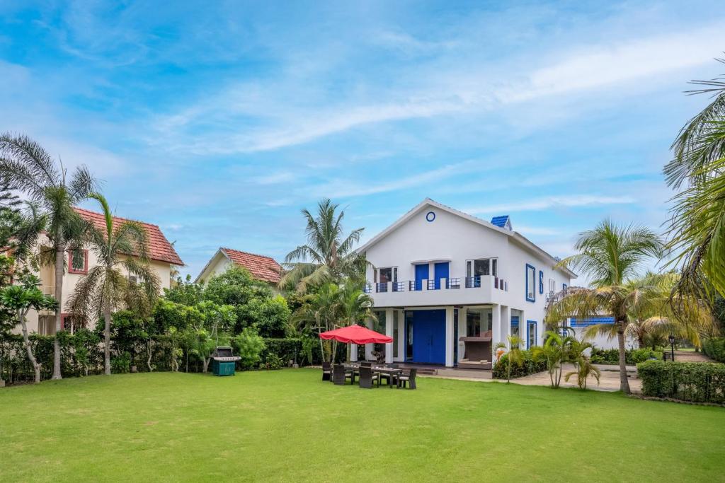 Timeless Elegance By Stayvista - Poolside Villa With Lawn & Terrace - Kolkata (Calcutta)