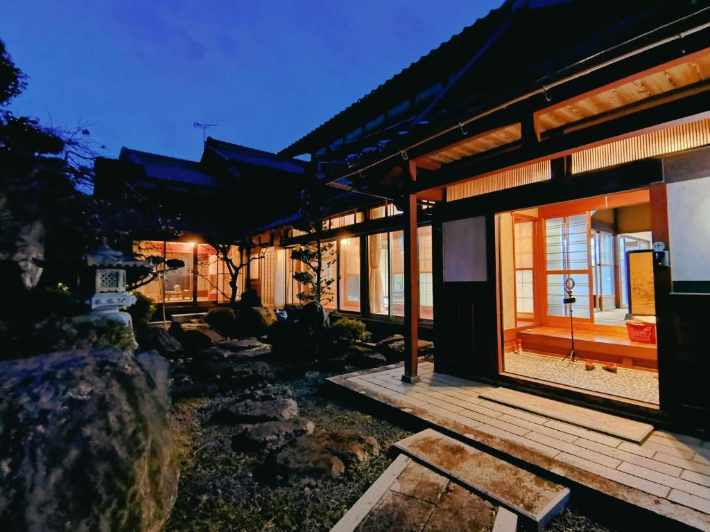 大湖人家　田園風景を眺めなれる、ゆったりとしたゴージャスな屋敷 - Lake Biwa