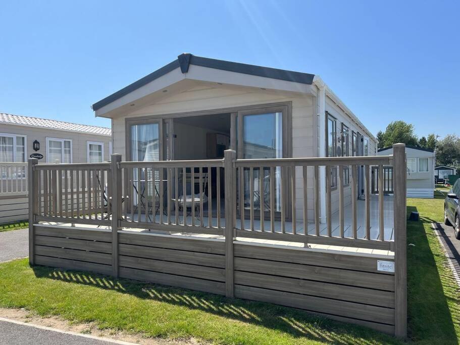 Brand New Sea View Deluxe Lodge - Beccles