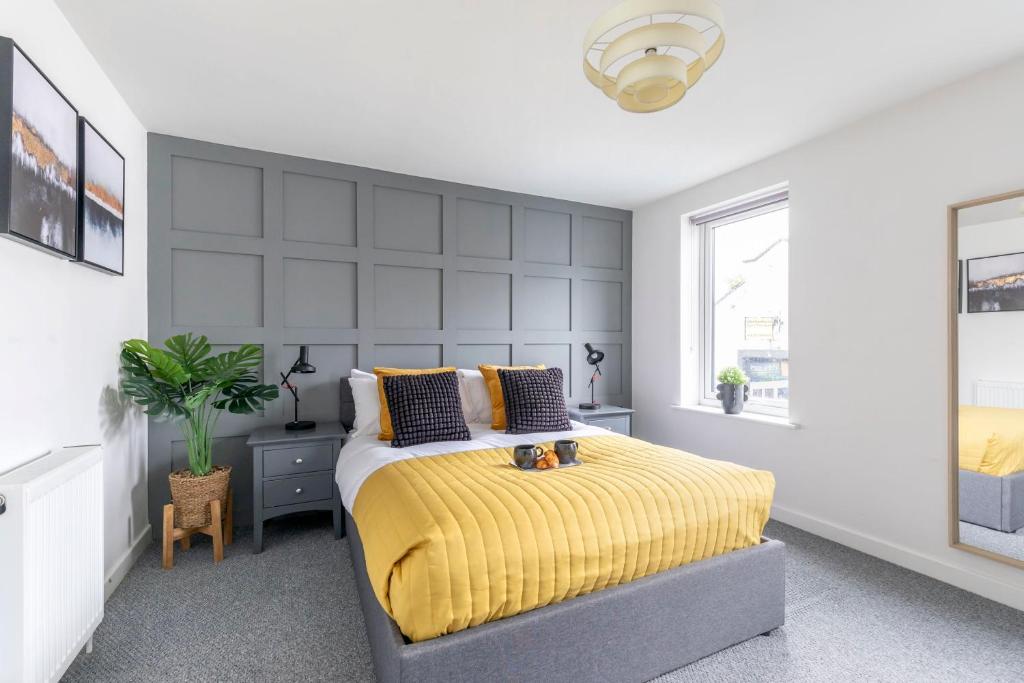 Modern Three Bedroom Home - Cheltenham