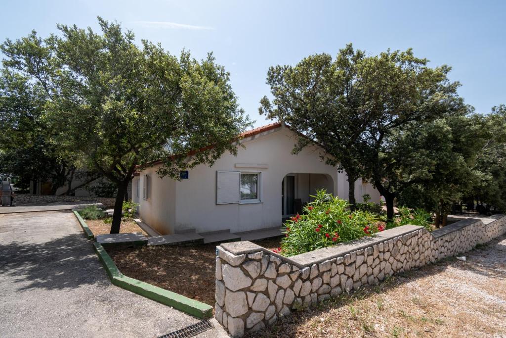 Apartments With A Parking Space Mandre, Pag - 16836 - Pag