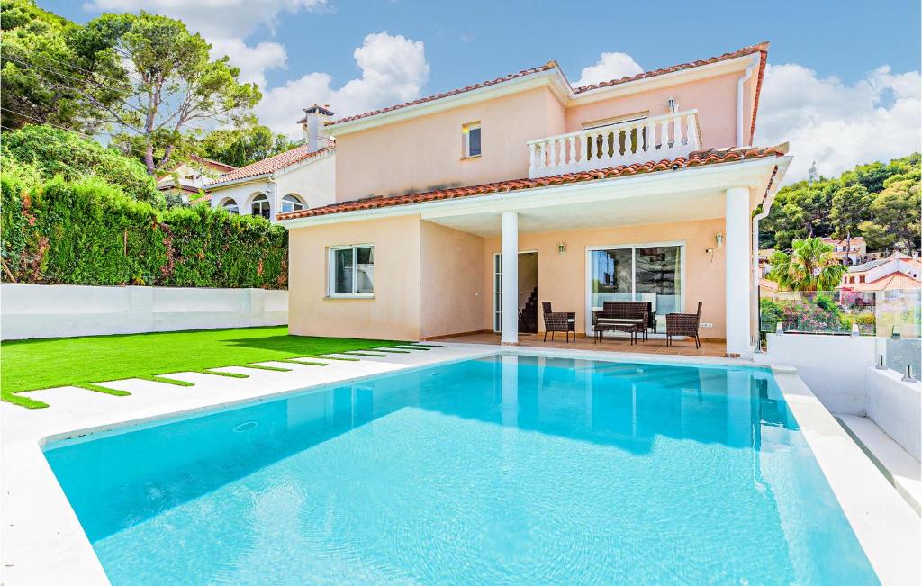 Awesome Home In Oropesa Del Mar With Wifi, 4 Bedrooms And Swimming Pool - Benicàssim