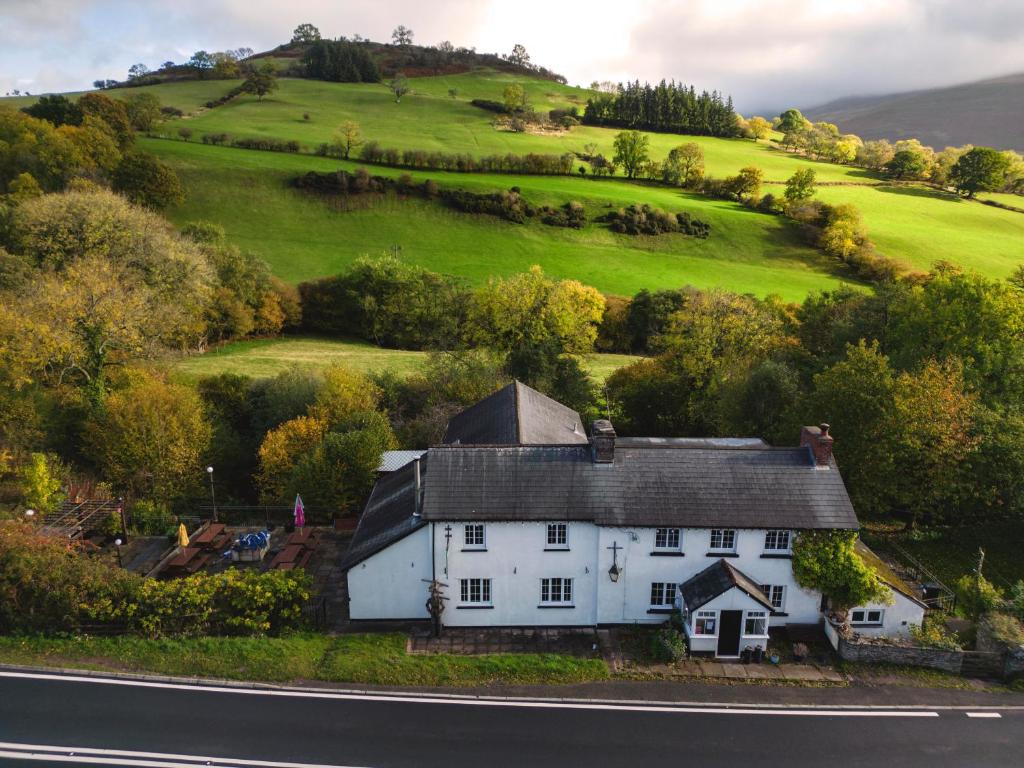 Dinas Castle Inn (The Dragons Back) - Monmouthshire
