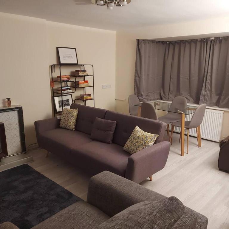 Lovely & Beautiful 2 Bed-apartment In Borehamwood - Edgware