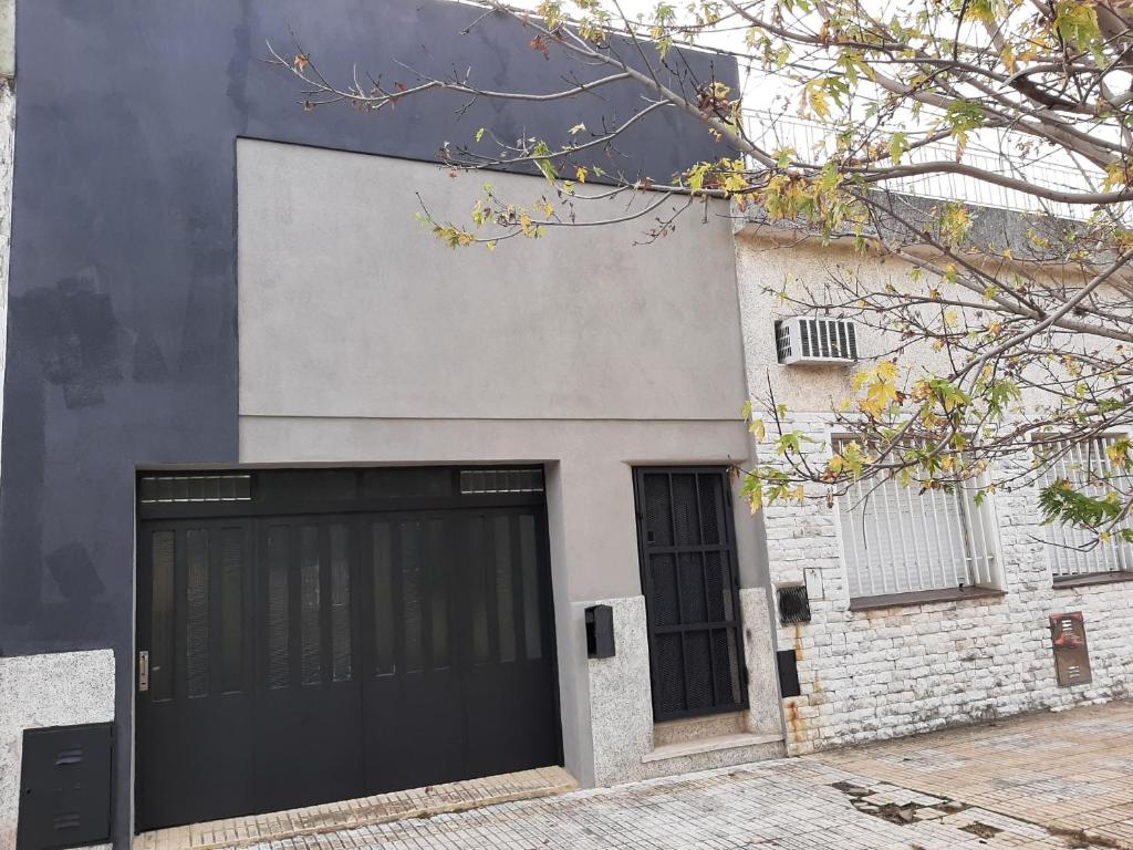 Casa C/ Garage Y Patio - Provincia de Santa Fe