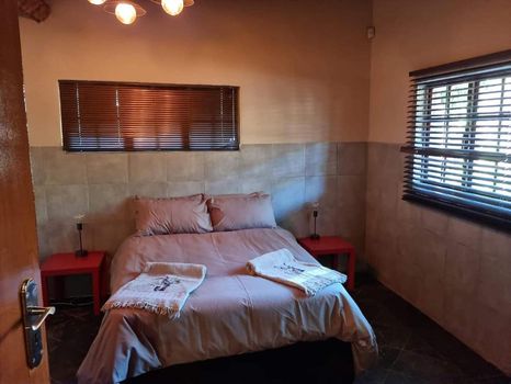 Searching cheap apartment in Bela-Bela? Try cozycozy!