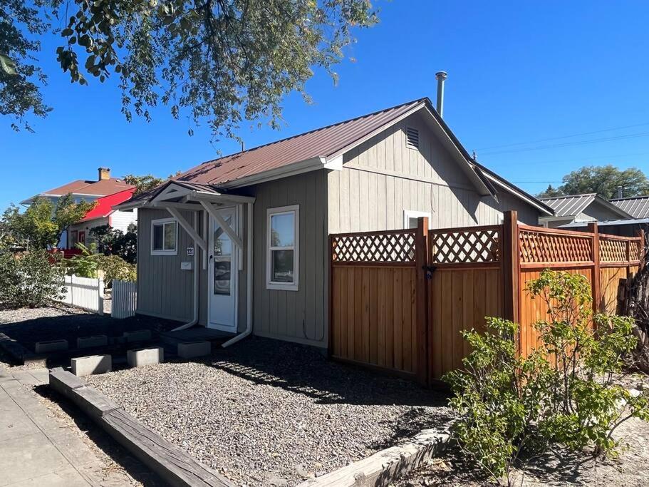 Cheerful Pet-friendly Bungalow Right In Town - Montrose, CO