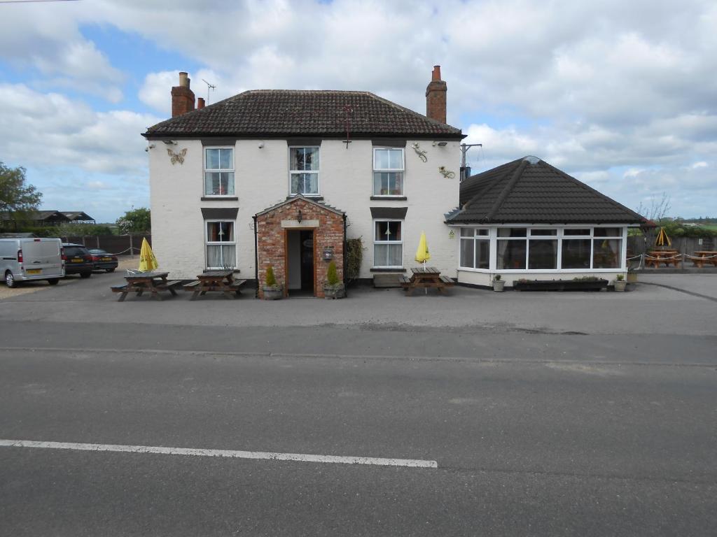 Fox and Hounds Country Inn - Nottinghamshire