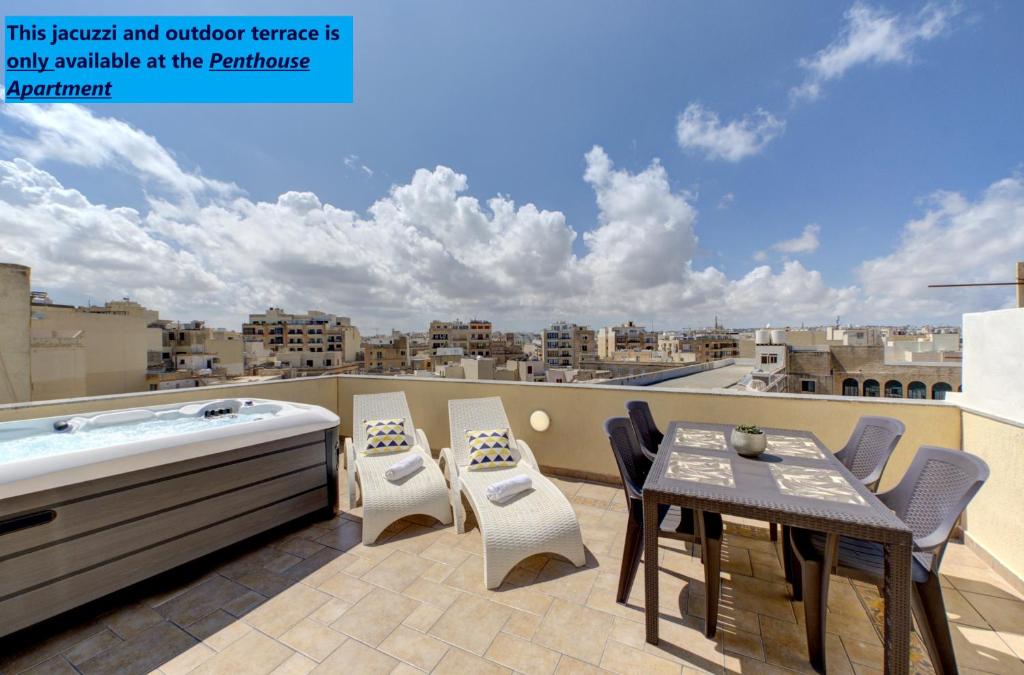 Few Minutes Off Sliema Promenade 3-bedroom Apartment - Valletta